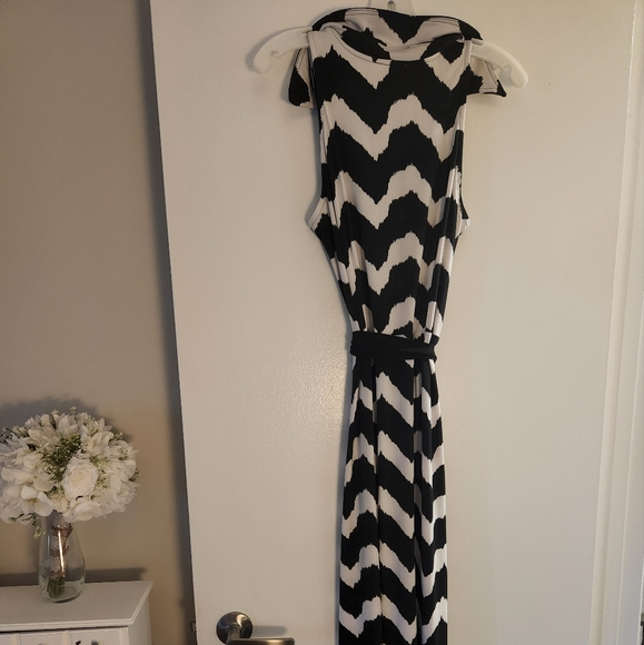 Occassion Dress - Picture 2 of 2